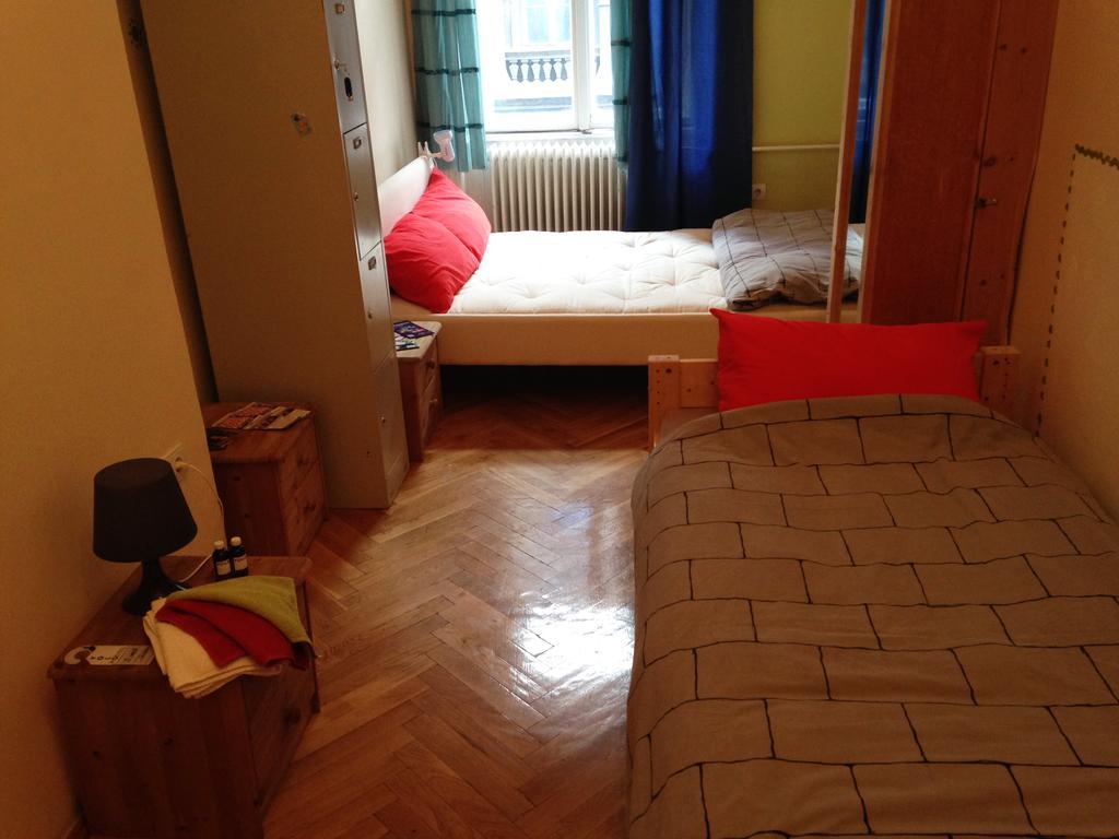 Yolo Hostel Budapest Room photo